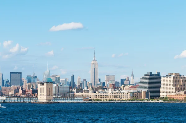 New york city - 4 sep - panorama met wolkenkrabbers — Stockfoto