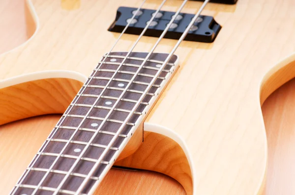 Concepto musical con guitarra de madera —  Fotos de Stock