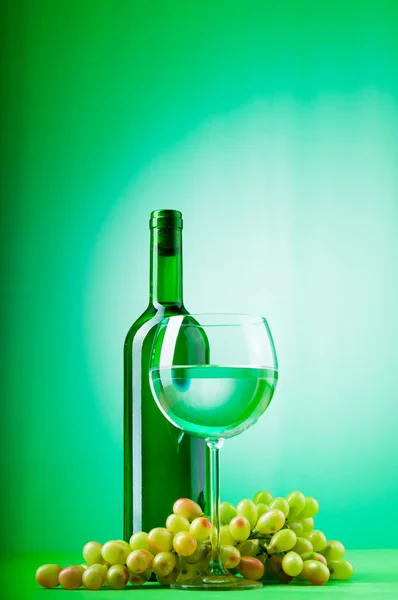 Wine concept with gradient background — Stock Photo, Image