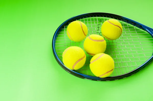 ボールとラケット テニス コンセプト — ストック写真
