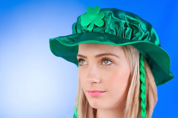 Сен-Patrick день концепції з молодої дівчини — стокове фото