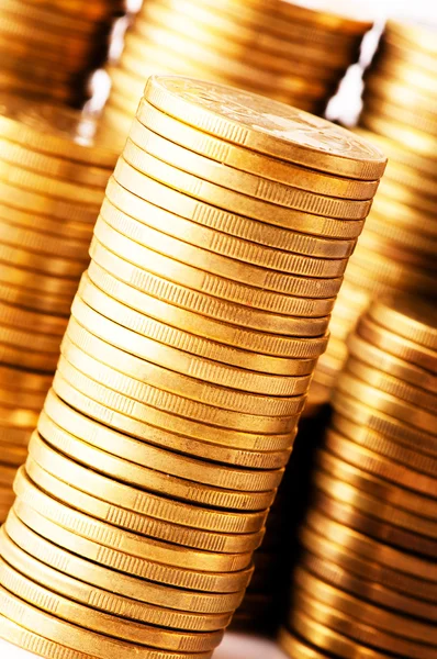 Primo piano delle pile di monete d'oro — Foto Stock