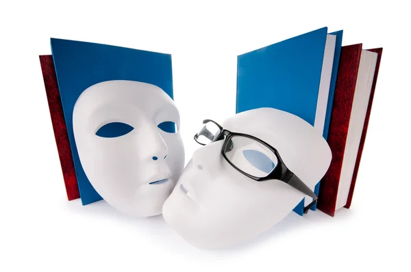 Čtení koncept s maskami, knihy a brýle — Stock fotografie
