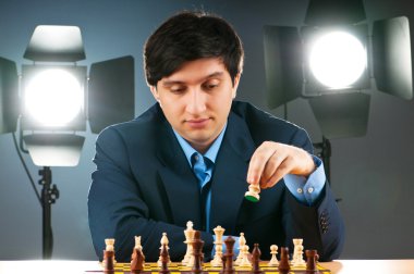 FIDE Grand Master Vugar Gashimov (Dünya Sıralaması - 12) iclası üzerinden