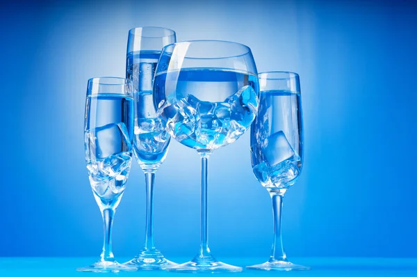 Víz az üveg színátmenetes háttér — Stock Fotó