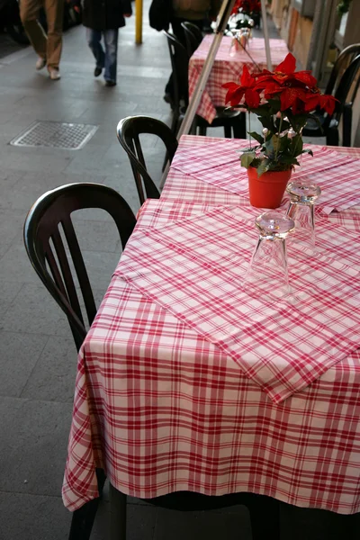 Mesas Restaurante Uma Calçada Cidade — Fotografia de Stock