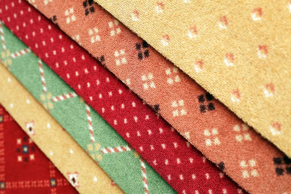Prover av färg en matta som täcker i butik — Stockfoto