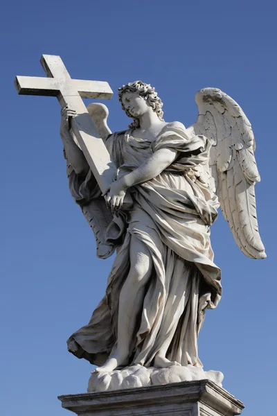 Скульптура ангела — стоковое фото
