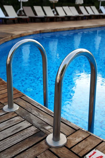 Fragment Swimming Pool Ladder Transparent Water — Stock Photo, Image
