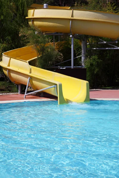 Wasserrutsche Von Gelber Farbe Aquapark — Stockfoto