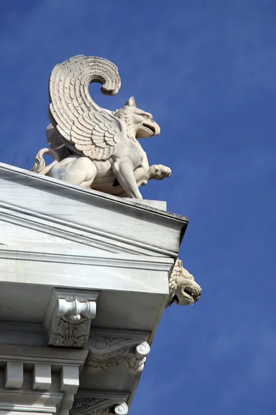 Скульптура Химера Крыше Здания — стоковое фото