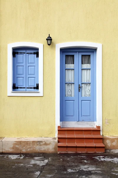 Вхідні двері — стокове фото