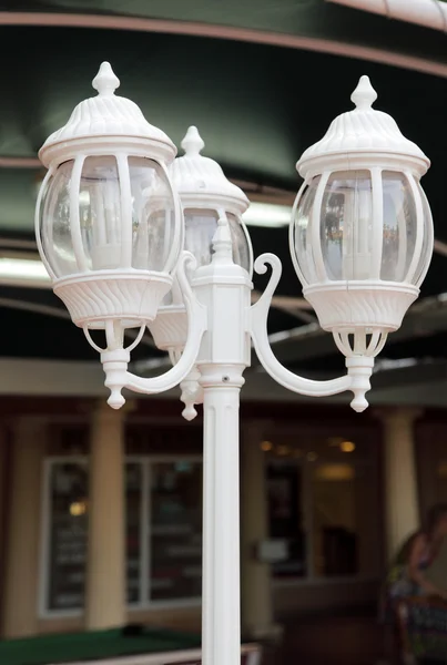 Lampy Uliczne Trzech Plafony — Zdjęcie stockowe