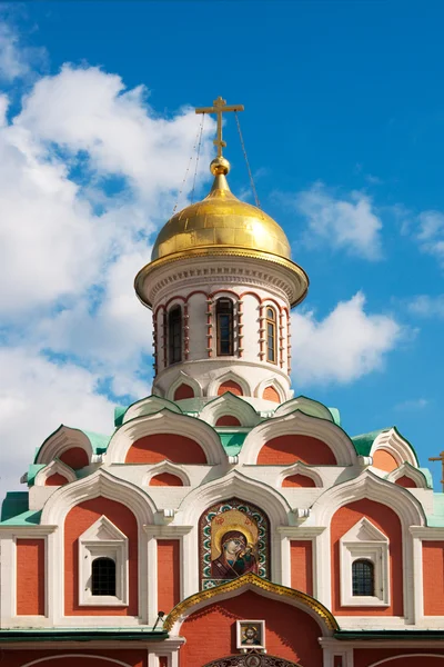 Kazan katedrála je ruská pravoslavná církev — Stock fotografie