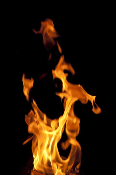블랙에 고립 된 화재 — 스톡 사진