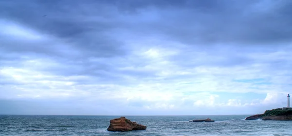 美丽的海洋 悬崖上 Lihthouse — 图库照片