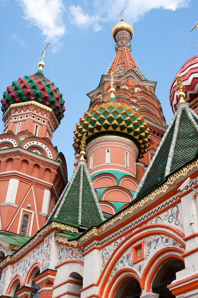 St. Basil's Cathedral in Moscow on red square — Stock Photo, Image