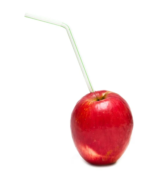 Kırmızı sulu elma beyaz arkaplanda izole — Stok fotoğraf