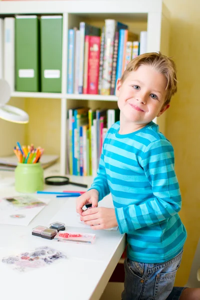 Cute little boy studying — Stock Photo, Image