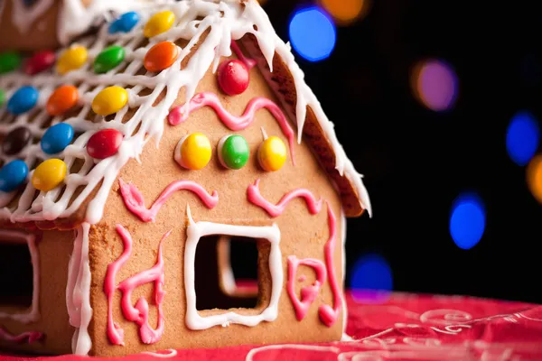 Gingerbread house decorated with colorful candies — Stock Photo, Image
