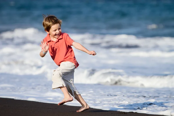 Kid Runs On The Beach — Stock Photo, Image