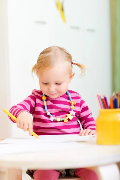 Toddler girl drawing with pencils — Stock Photo, Image