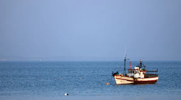 Small Fishing Boat Blue Ocean Waters — Stock Photo, Image