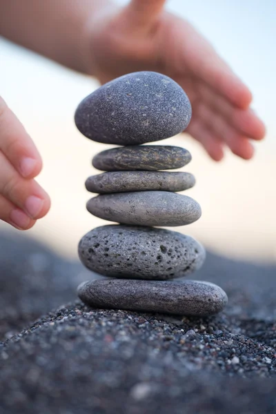 Balanced Stones Stack Volcanic Pebbles Seashore — Stock Photo, Image