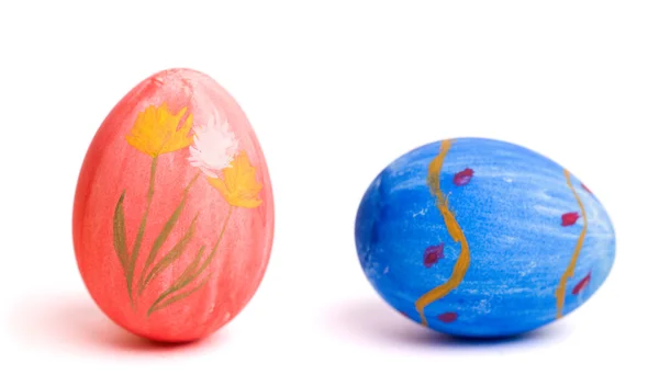 Huevos Pascua Pintados Mano Azules Rojos Aislados Sobre Fondo Blanco —  Fotos de Stock