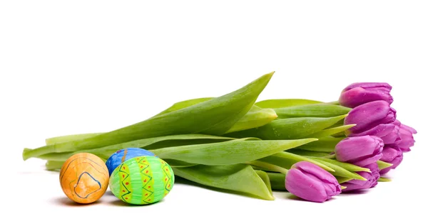 Весенние Символы Тюльпаны Пасхальные Яйца Белом Фоне — стоковое фото