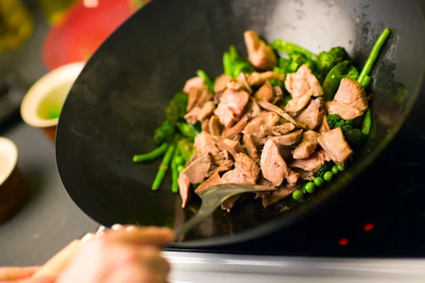 Vaření wok — Stock fotografie