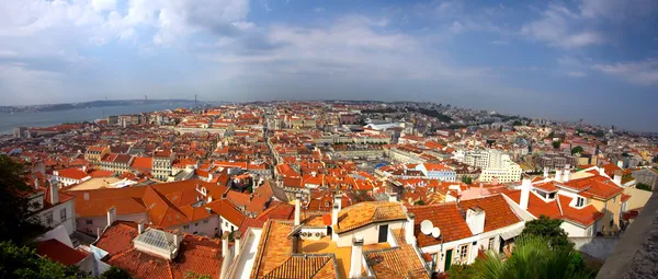 Vogelperspektive Auf Zentral Lissabon Mit Bunten Häusern Und Orangefarbenen Dächern — Stockfoto