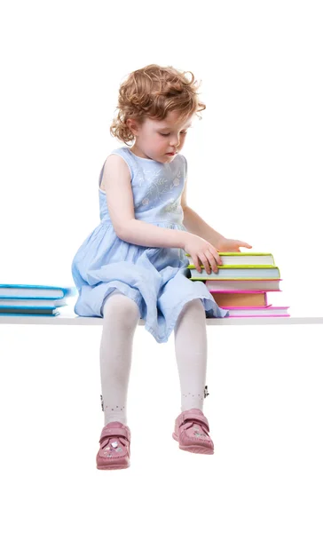 回学校 书被隔绝在白色背景上的小女孩 — 图库照片