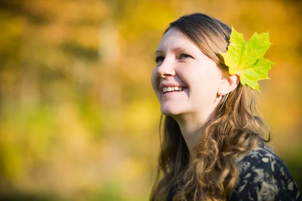 Autumn young woman — Stock Photo, Image