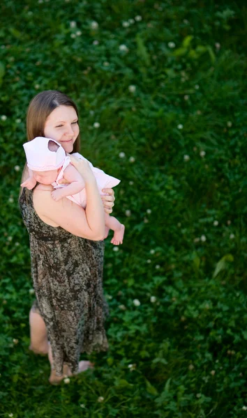 Happy Young Mother Her Baby Girl Outdoors Sunny Day — Stock Photo, Image
