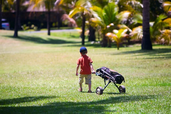 Ετών Αγόρι Περπάτημα Τσάντα Γκολφ — Φωτογραφία Αρχείου