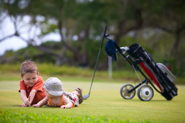 Golf med barn — Stockfoto
