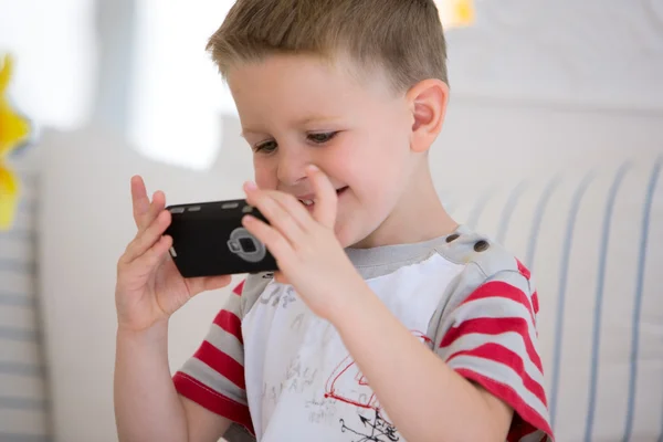 Régi Fiú Így Fénykép Val Mozgatható Telefon — Stock Fotó