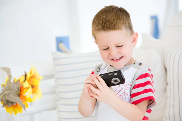 Αγόρι με κάμερα — Φωτογραφία Αρχείου