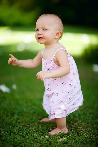 Summer baby girl — Stock Photo, Image
