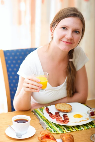 Young Happy Woman Having Healthy Breakfast — Stock Photo, Image