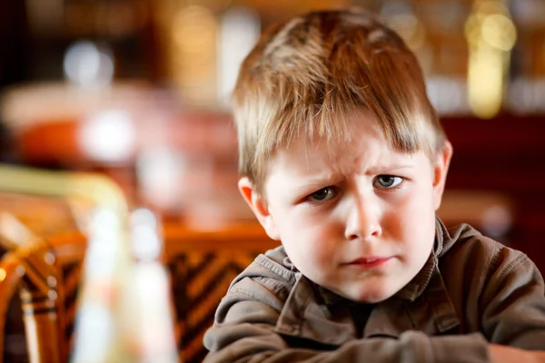 Θυμωμένος αγόρι — Φωτογραφία Αρχείου