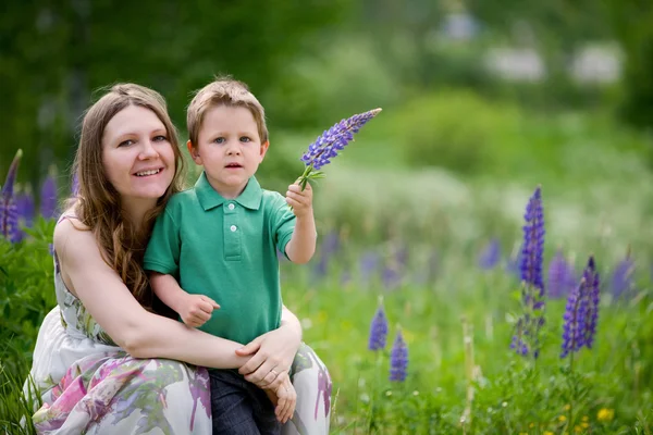 Mother and son summer portrait — Stock Photo, Image