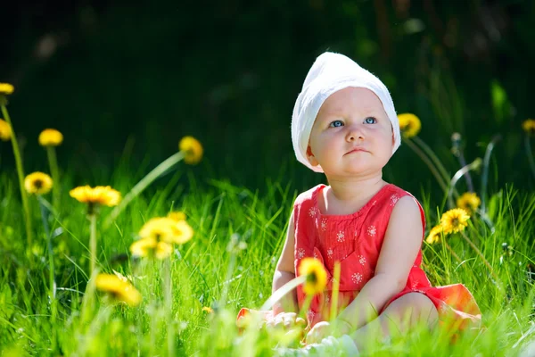 Чарівна Дівчинка Відкритому Повітрі Сонячний Літній День — стокове фото
