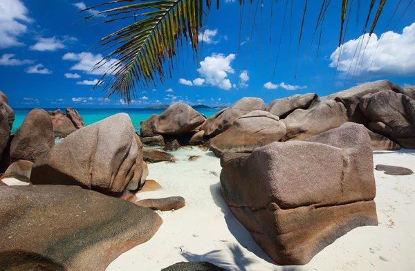Bela costa rochosa em Seychelles — Fotografia de Stock