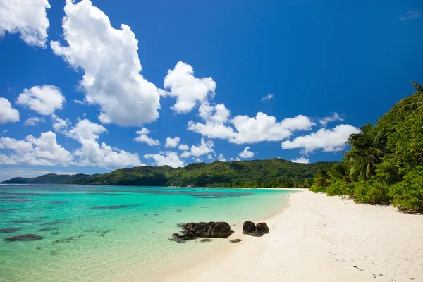 Krajobraz Pięknej Tropikalnej Plaży Seszelach — Zdjęcie stockowe