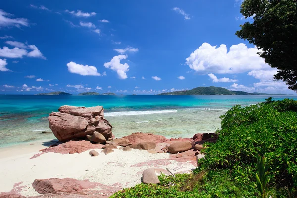 Idylliska stranden i Seychellerna — Stockfoto