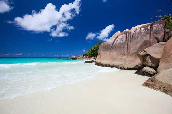 Praia idílica em Seychelles — Fotografia de Stock