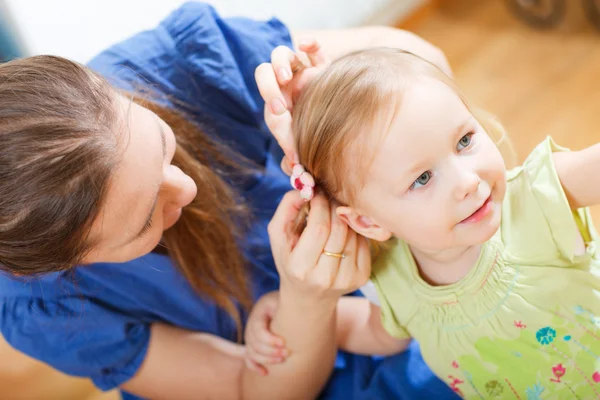 Stock image Mother and daughter at home