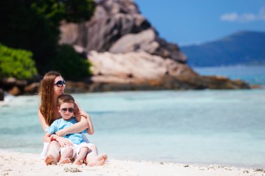 Anne ve oğlu tatil